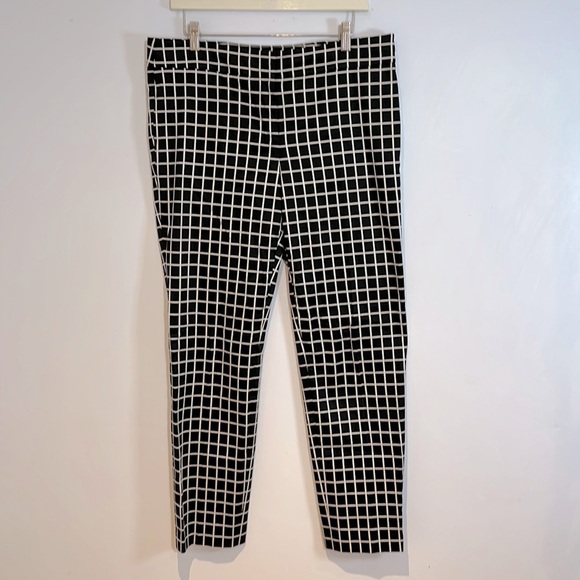 Ann Taylor Black and White Checkered Pants - Picture 3 of 10